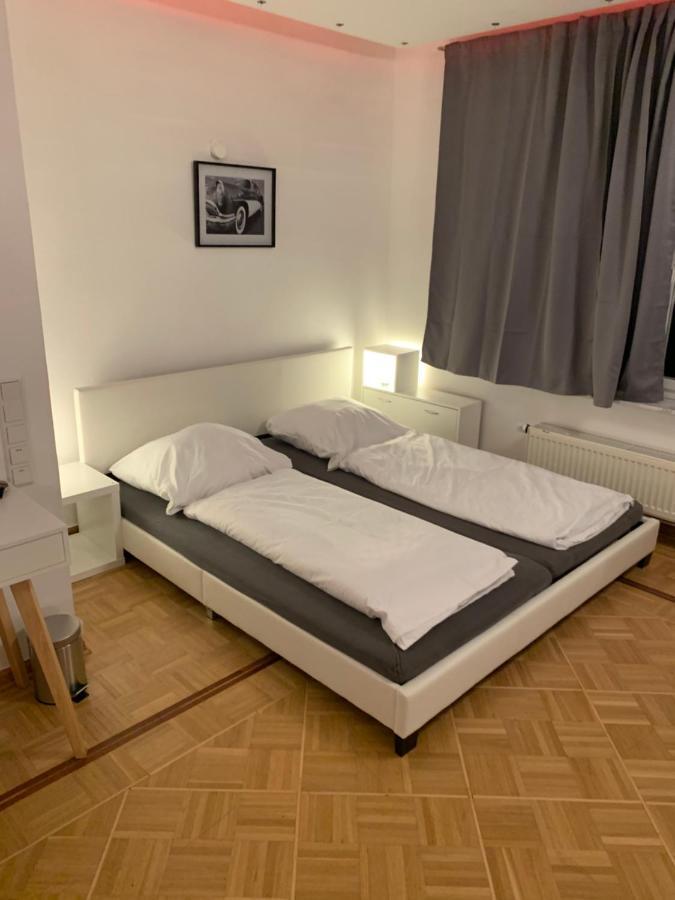 Aschaffapartment 4 Schlafzimmer Bis 10 Personen Bei Aschaffenburg Mainaschaff Bagian luar foto