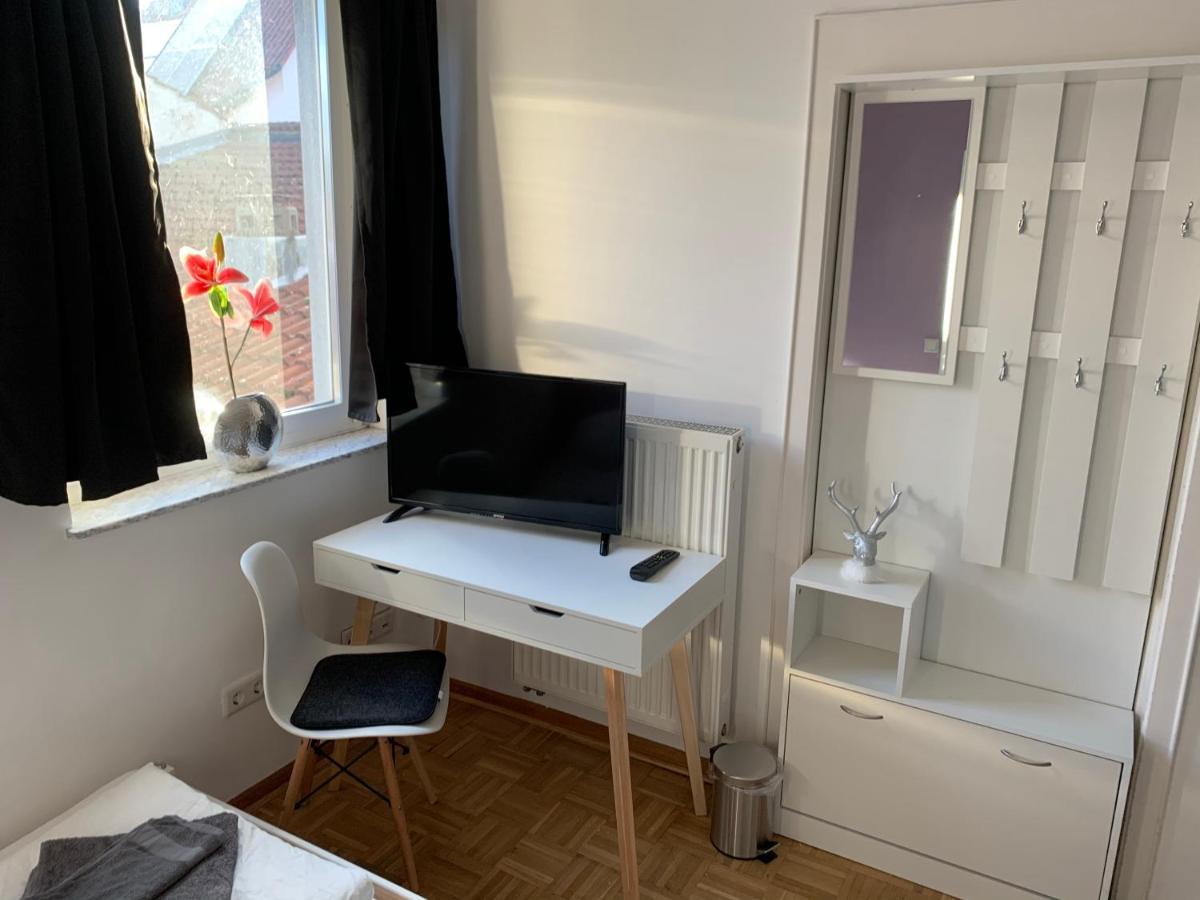 Aschaffapartment 4 Schlafzimmer Bis 10 Personen Bei Aschaffenburg Mainaschaff Bagian luar foto