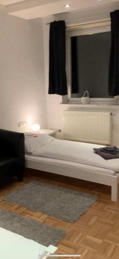 Aschaffapartment 4 Schlafzimmer Bis 10 Personen Bei Aschaffenburg Mainaschaff Bagian luar foto