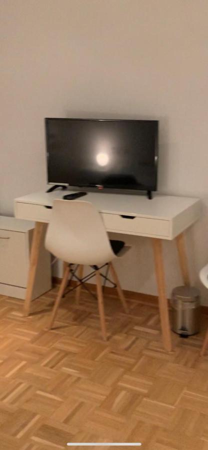 Aschaffapartment 4 Schlafzimmer Bis 10 Personen Bei Aschaffenburg Mainaschaff Bagian luar foto