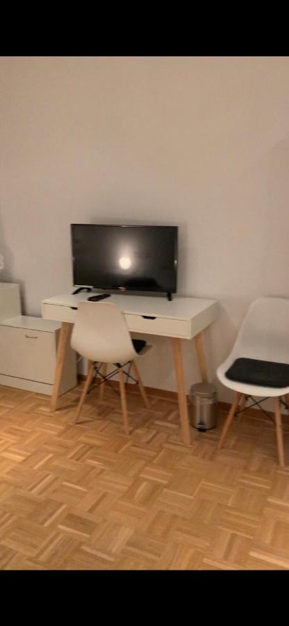 Aschaffapartment 4 Schlafzimmer Bis 10 Personen Bei Aschaffenburg Mainaschaff Bagian luar foto