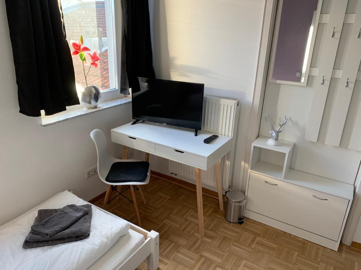 Aschaffapartment 4 Schlafzimmer Bis 10 Personen Bei Aschaffenburg Mainaschaff Bagian luar foto