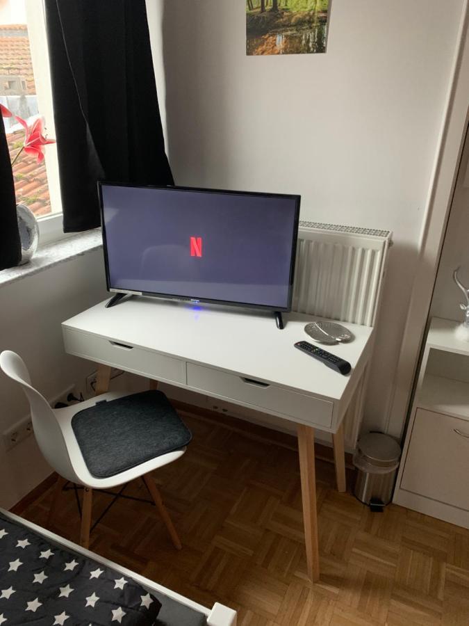 Aschaffapartment 4 Schlafzimmer Bis 10 Personen Bei Aschaffenburg Mainaschaff Bagian luar foto